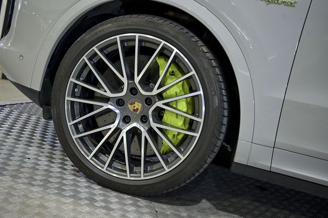 Porsche Cayenne   Turbo S EHybrid 