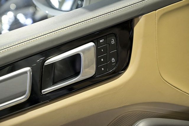Porsche Cayenne   Turbo S EHybrid 