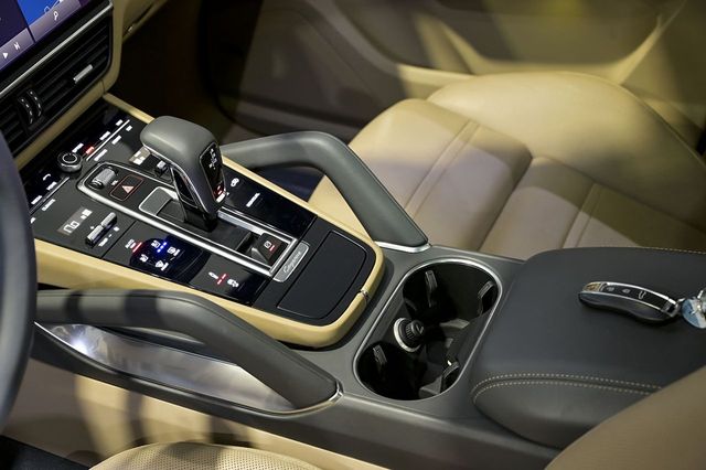 Porsche Cayenne   Turbo S EHybrid 