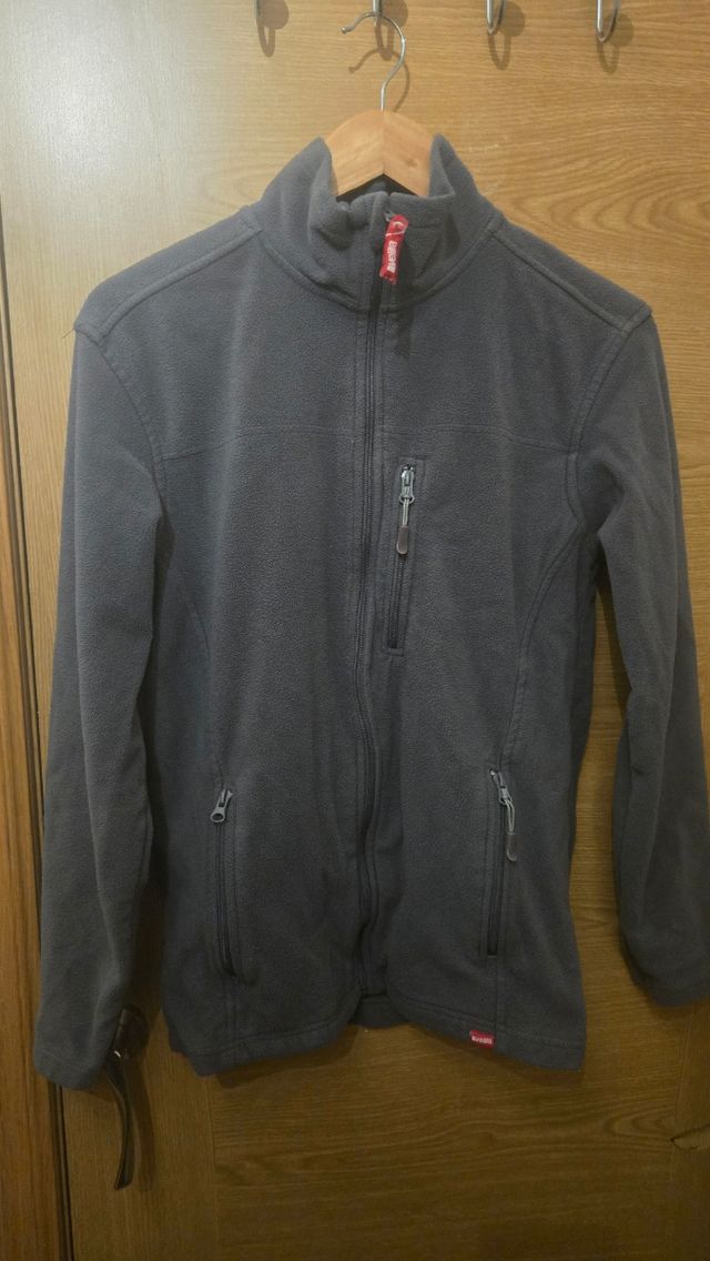 Chaqueta polar gris velilla