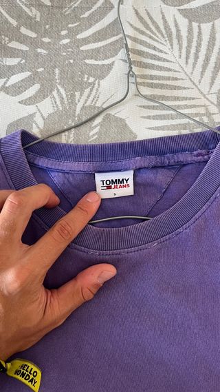 Camiseta Tommy Jeans morada