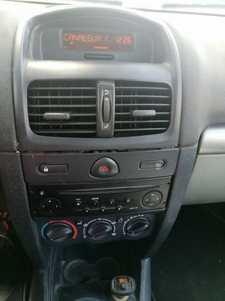 Renault Clio 2002, coche de segunda mano cuidado 
