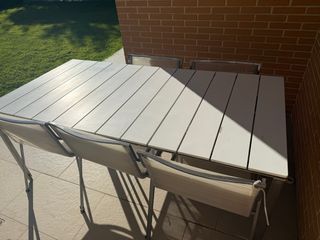 Conjunto jardín: mesa + 5 sillas