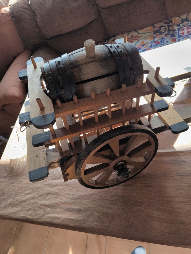 Carro de madera antiguo