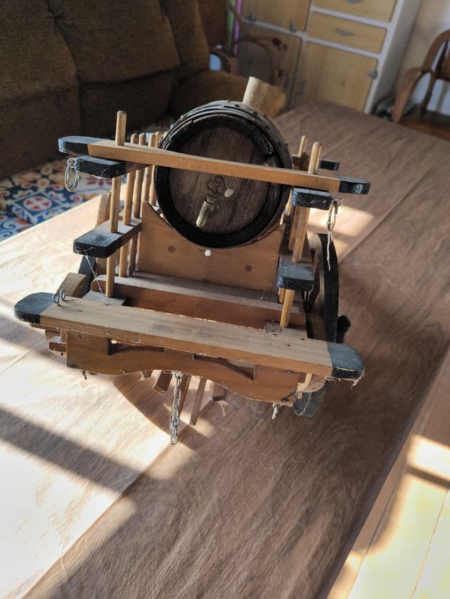 Carro de madera antiguo