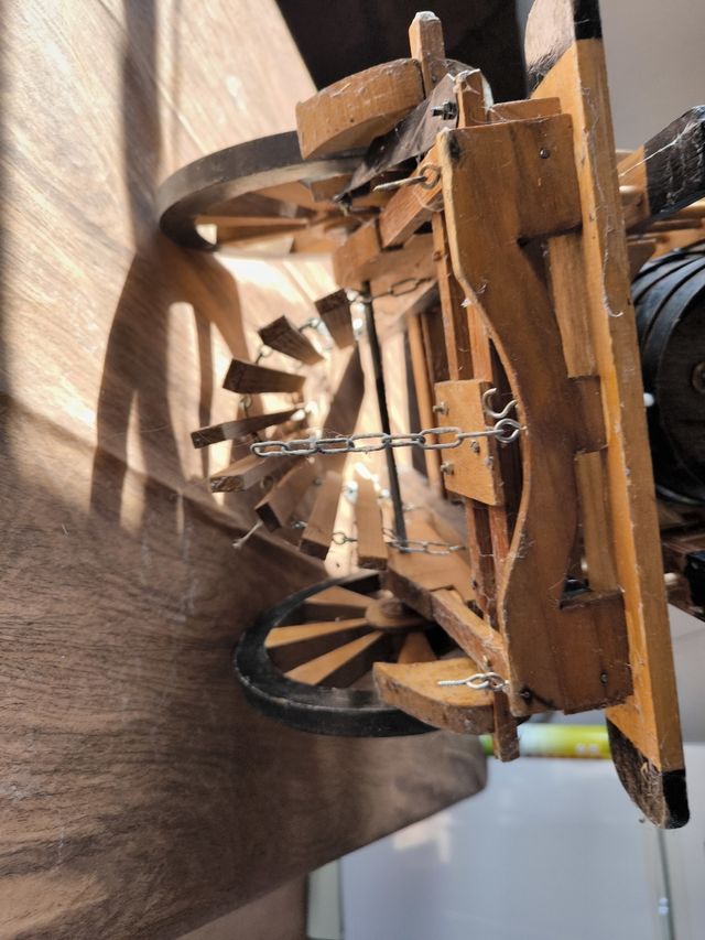Carro de madera antiguo