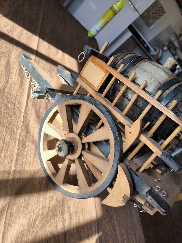 Carro de madera antiguo