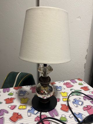 Lámpara de mesa moderna