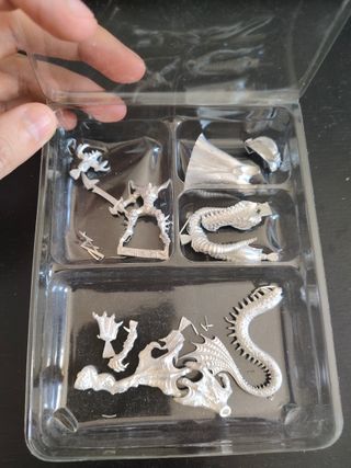 Warhammer: Elfos Oscuros - 3 miniaturas