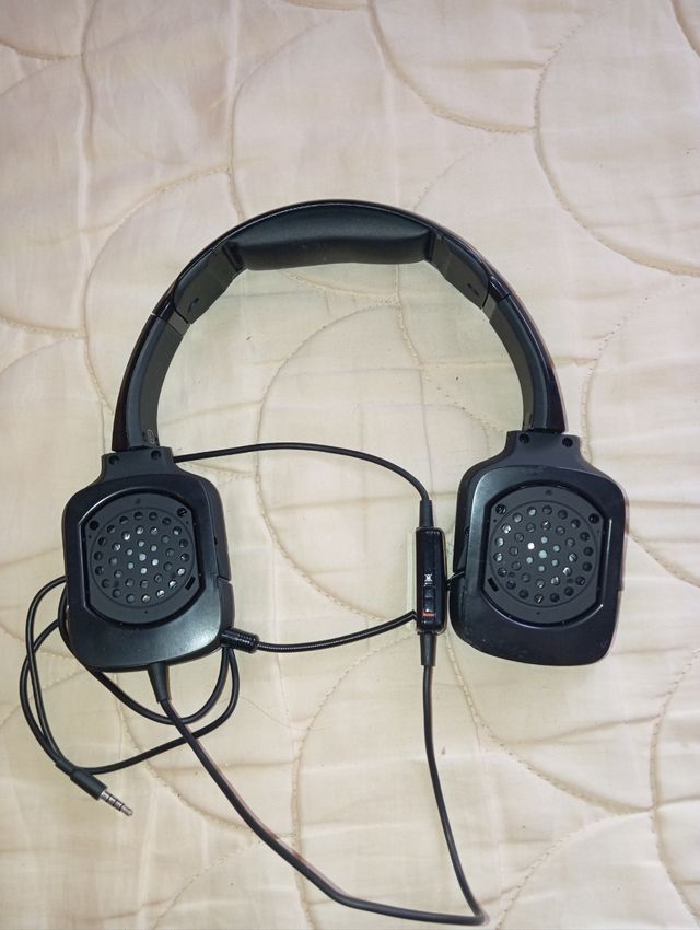 Auriculares Tritton - Negros