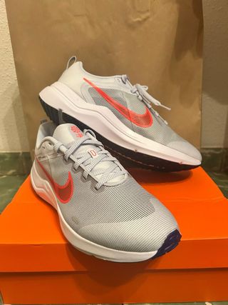 Zapatillas Nike Downshifter 12 Gris/Rojo 42,5