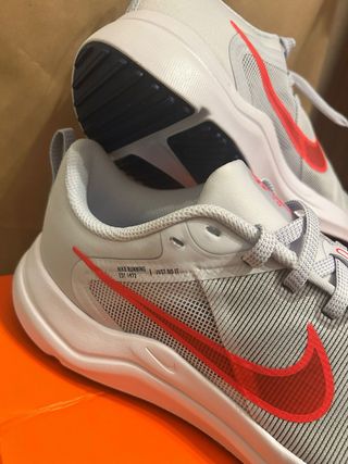 Zapatillas Nike Downshifter 12 Gris/Rojo 42,5