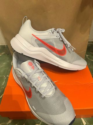 Zapatillas Nike Downshifter 12 Gris/Rojo 42,5