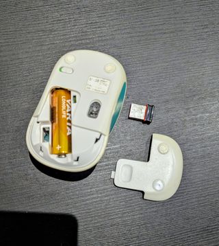 Mini ratón Logitech inalámbrico