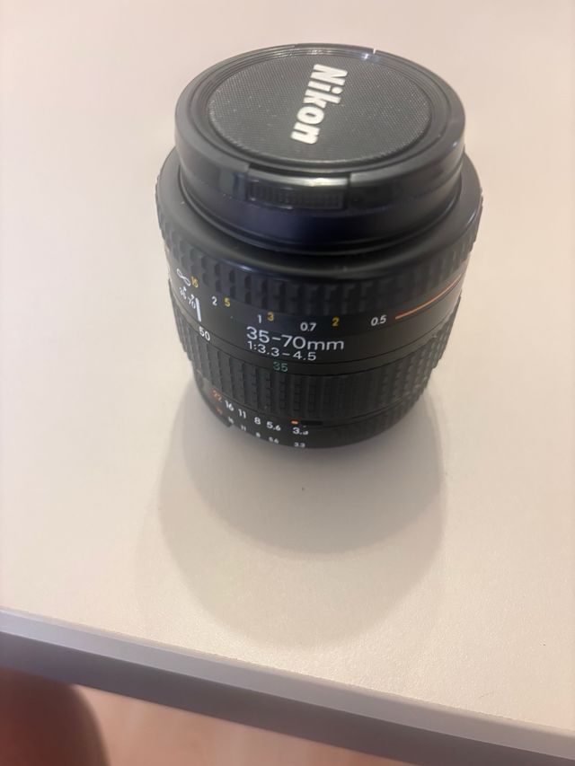 Objetivo Nikon AF Nikkor 35-70mm