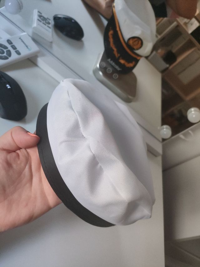 Gorra marinera blanca y dorada disfraces