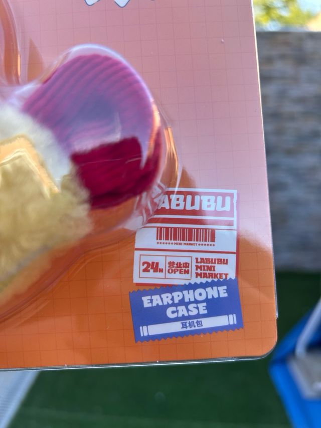 labubu Wacky Mart earphone case gamba