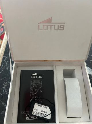 Reloj Lotus niña rosa claro