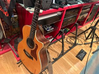 Soporte para 3 Guitarras Escenario