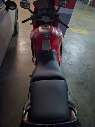 Suzuki GSX600F (1991) roja