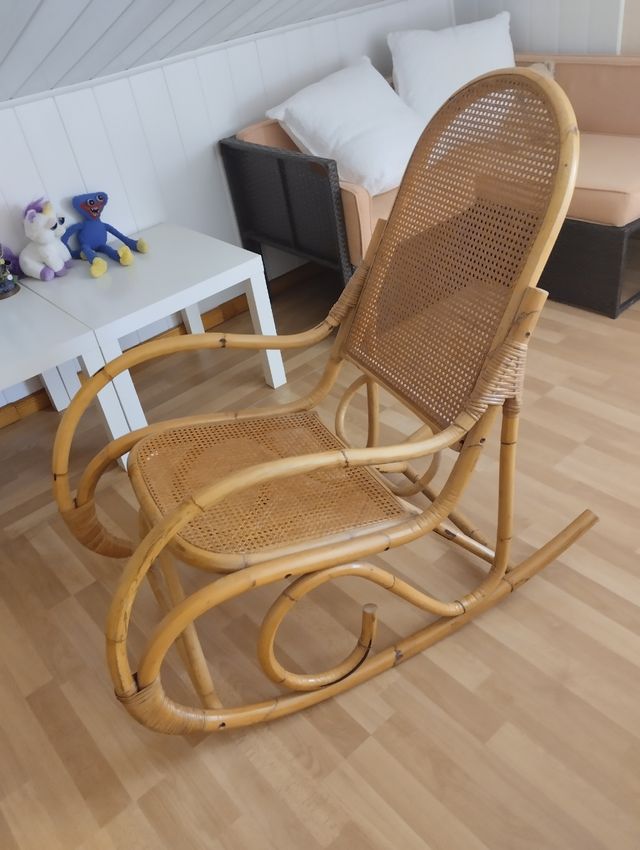 Mecedora mimbre vintage