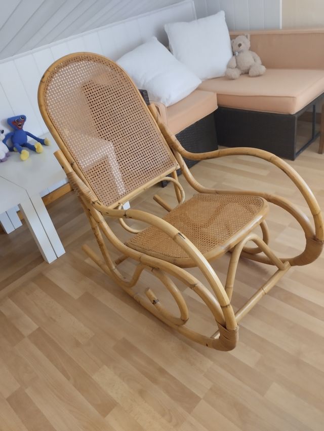 Mecedora mimbre vintage