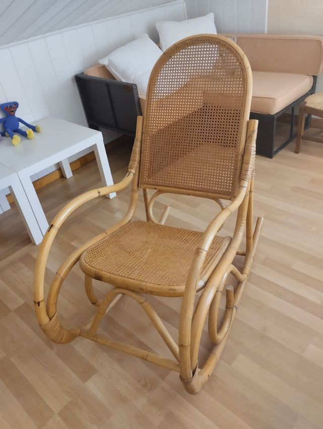 Mecedora mimbre vintage