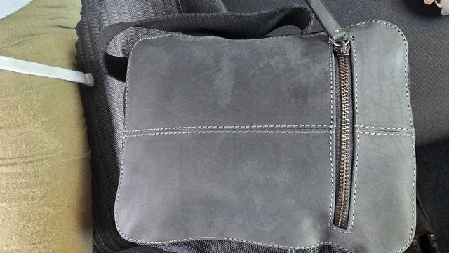 Bandolera piel negra hombre