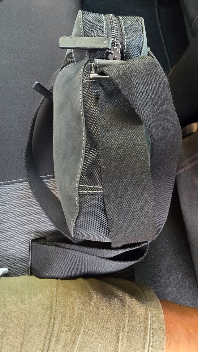 Bandolera piel negra hombre