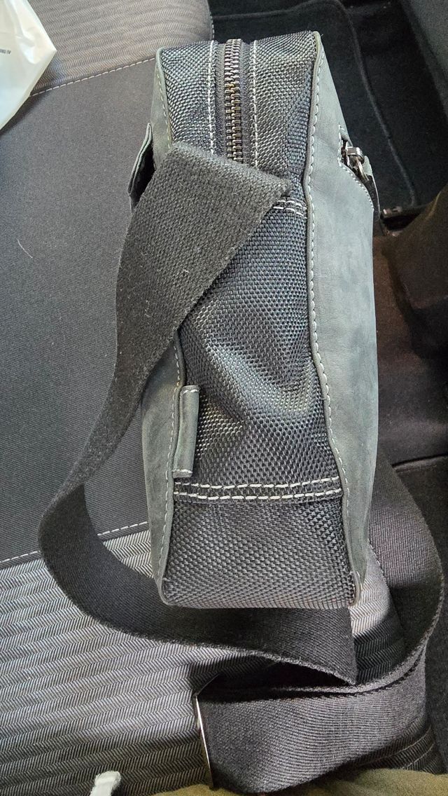 Bandolera piel negra hombre