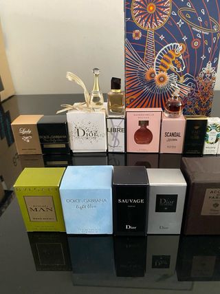 Lote perfumes miniatura + regalo acceso skincare