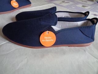 Zapatillas Tela Azul - Nuevas ( 5 €. )