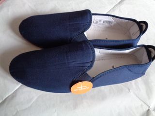 Zapatillas Tela Azul - Nuevas ( 5 €. )