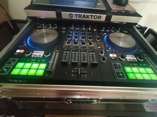 Traktor Kontrol S4 MK3 DJ