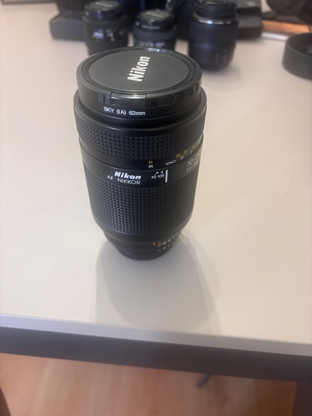 Objetivo Nikon AF Nikkor 70-210mm
