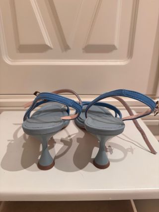 Sandalias bicolor tacón azul mujer