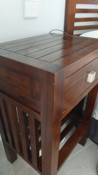 Cabecero y mesillas de noche madera de teca