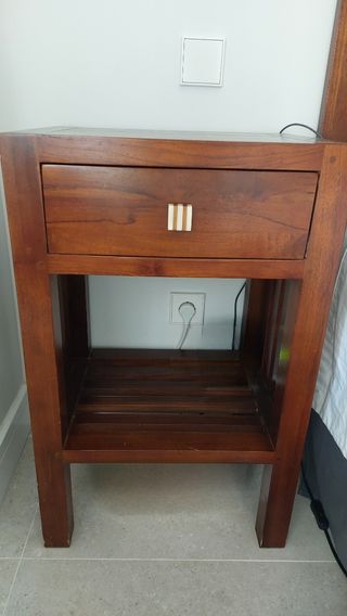 Cabecero y mesillas de noche madera de teca