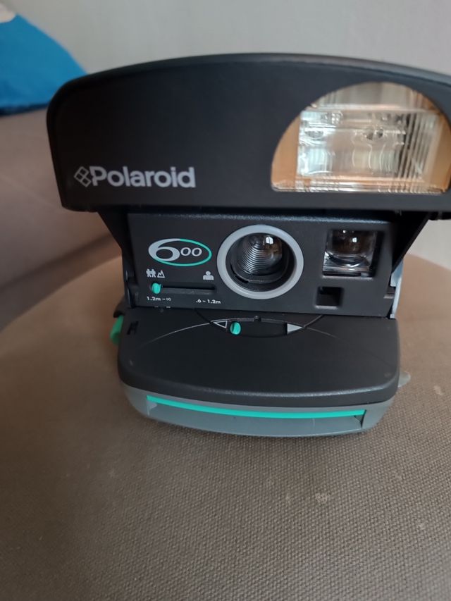 Polaroid 600: Macchina fotografica istantanea