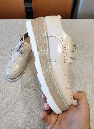 Zapatos plataforma charol beige