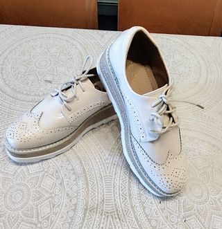 Zapatos plataforma charol beige