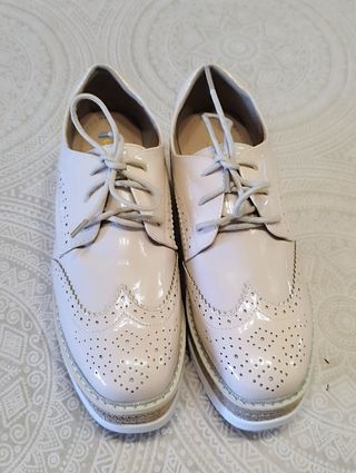 Zapatos plataforma charol beige