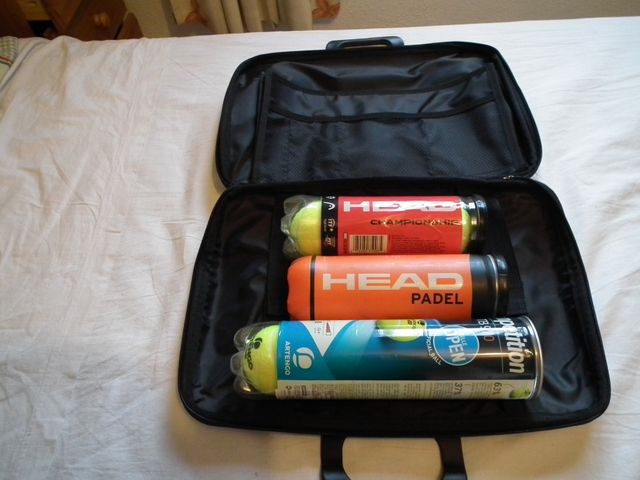 4 botes pelotas Head & Artengo