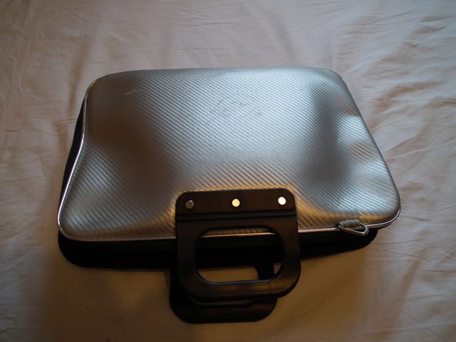 4 botes pelotas Head & Artengo