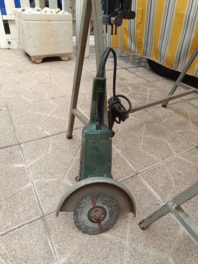 Amoladora Bosch PWS 8-230