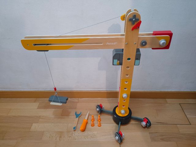 Grúa Janod de madera - juguete
