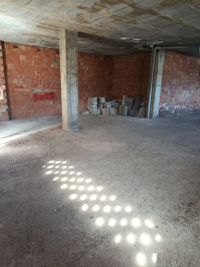 Local totalmente diàfano
