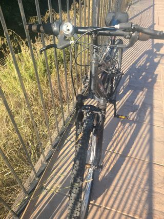 Bicicleta montaña negra