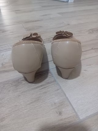 Zapatos beige-marrón cómodos
