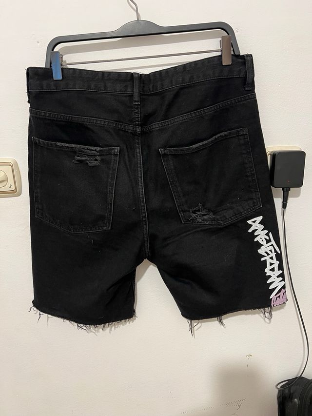 Shorts Bershka negros rotos